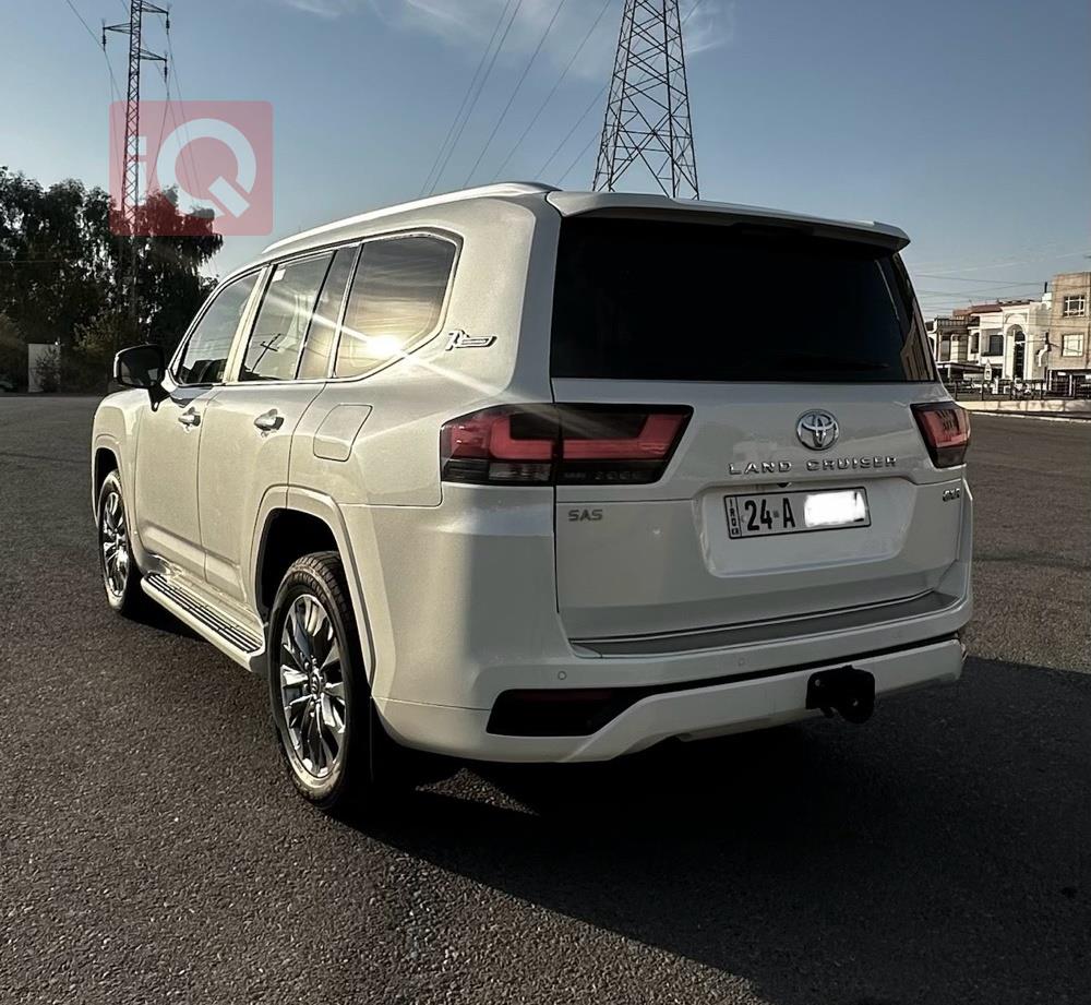 تۆیۆتا لاند کروزەر